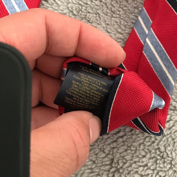 Brooks Brothers Silk Tie - Picture 5 of 5